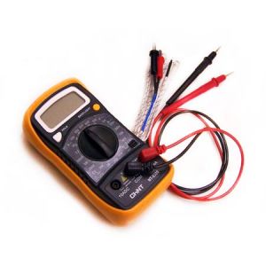 Digital Multi-Meter w/Temperature Probe